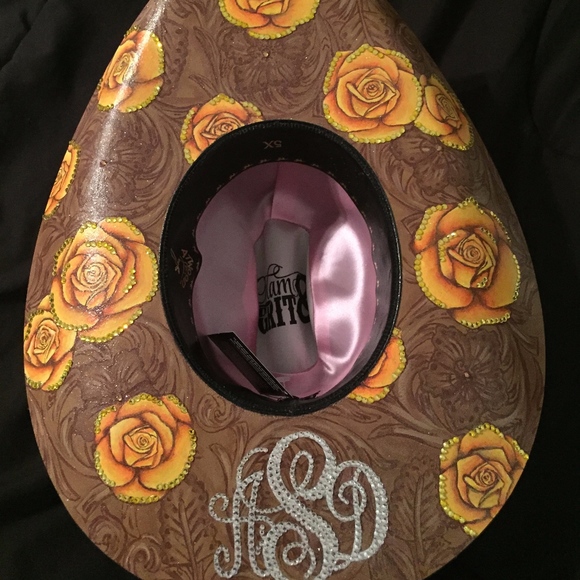 Meet your Posher, Amber - Picture 1 of 1